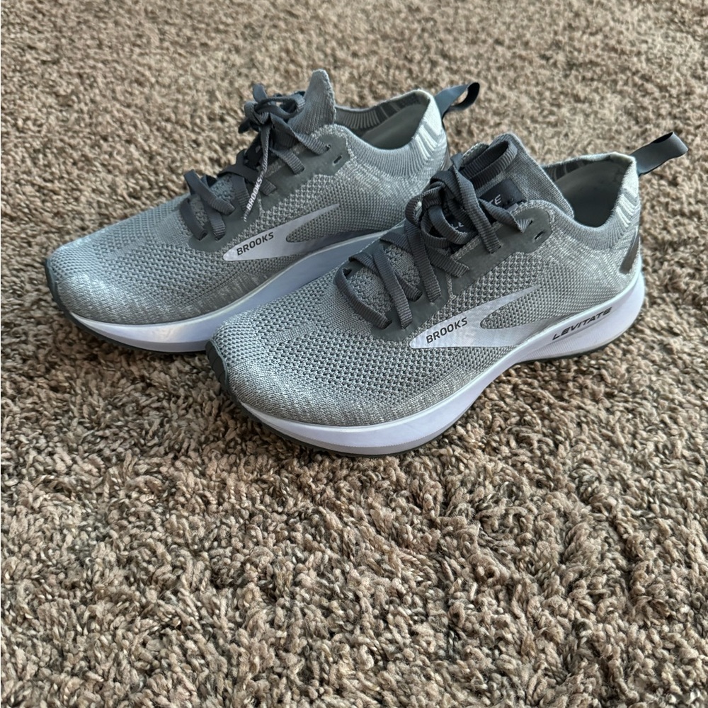 Brooks Levitate